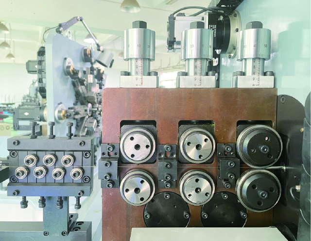 無凸輪彈簧機us1010 1025詳情2.jpg